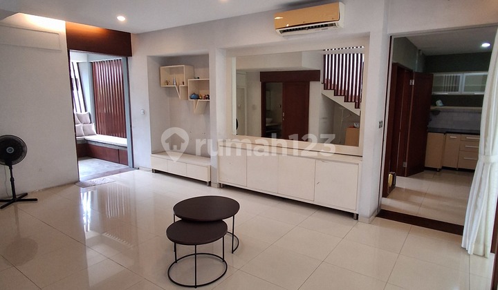 Rumah Elegan Dua Lantai Di Kawasan Premium Pondok Indah – Hadap Selatan - Di Harga 3,9 M