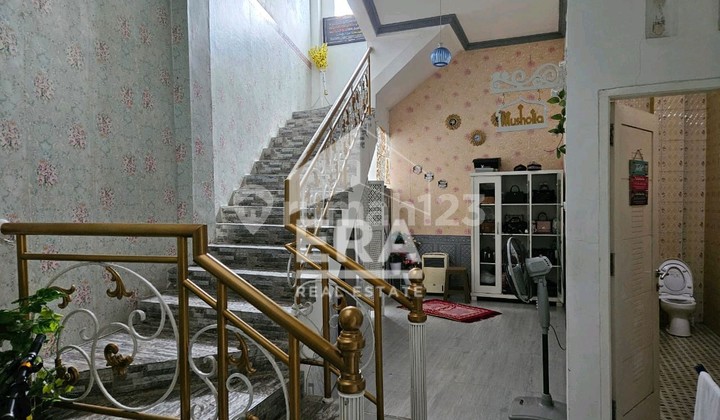 Cisauk House South Tangerang, Citra Prima Serpong, 5 bedrooms 6 bathrooms, spacious 2.5-story house, building area 450 m², price 3.8 B. 2