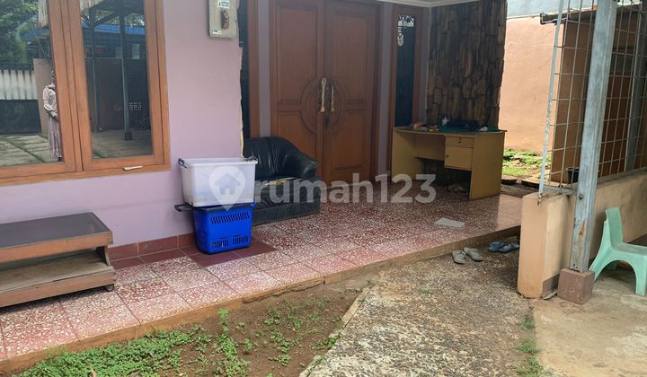 Rumah Posisi Strategis di Tanjung Duren. Akses Mudah & Strategis.