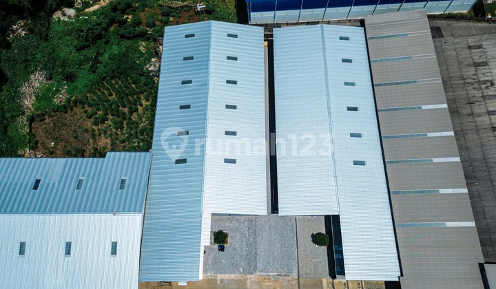 Gudang Baru Narogong Raya 1000 Hingga 2000 Meter. Bangunan Baru Gudang Baru Narogong Raya 1000 Hingga 2000 Meter. Bangunan Baru