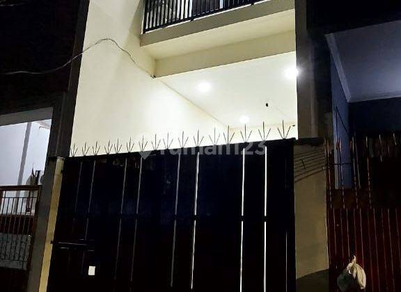 Rumah Minimalis Sederhana 2 ¹/² Lantai Di Jalan Dr. Makaliwe Grogol 1