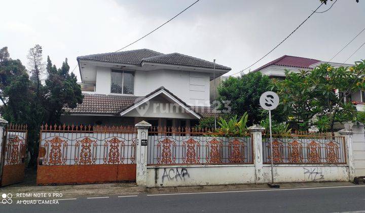 Rumah Rapi, Asri, Strategis, Jalan Besar, 2 Lantai, SHM di Otista Jakarta Timur 1