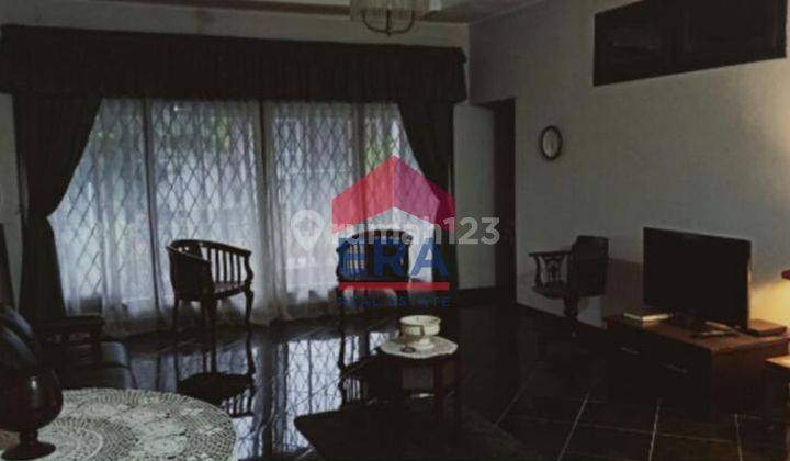 Termurah, Dijual Rumah 2 Lantai 5 Kamar di Menteng Pusat, Jakarta 1