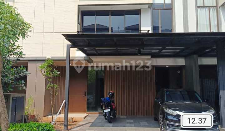 For Rent 3-Story 4-Bedroom House, Zora Kimora Bsd City Tangerang