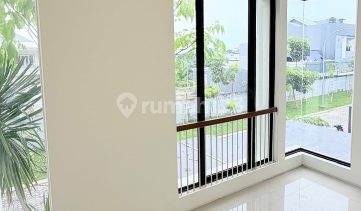 Northwest 2-Story House, Nice, Ready to Live In, Near Club House 2