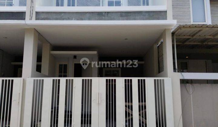 Rumah Tenggilis 3 Kamar Dekat Ubaya Lokasi Strategis Bebas Banjir 1