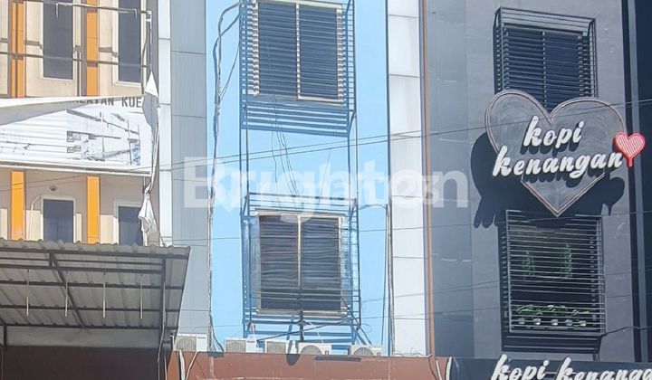 Well-maintained 2-story shophouse ready for use, roadside. 1