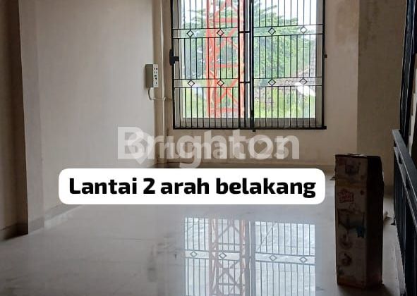 Well-maintained 2-story shophouse ready for use, roadside. 2