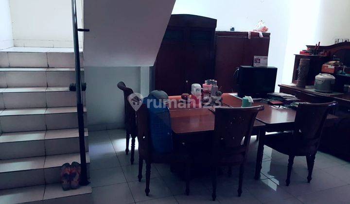 Rumah 2,5 Lantai di Kemurnian Gajah Mada Jakarta Pusat  2