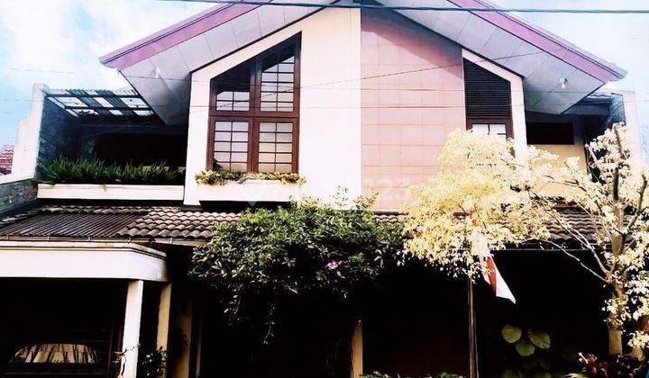 DIJUAL RUMAH MEWAH DAN CANTIK DI SAYAP BKR KOTA BANDUNG
 1