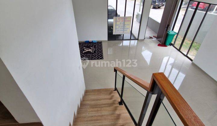 Rumah Minimalist Modern 3 Lantai Di Batam Kota 2