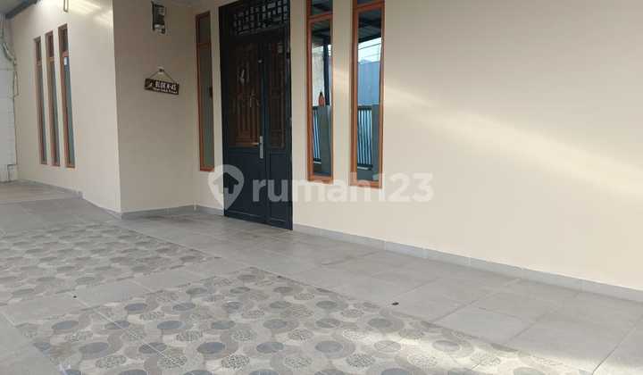 2-Story House in Central Tiban Batam Area 2-Story House in Central Tiban Batam Area
