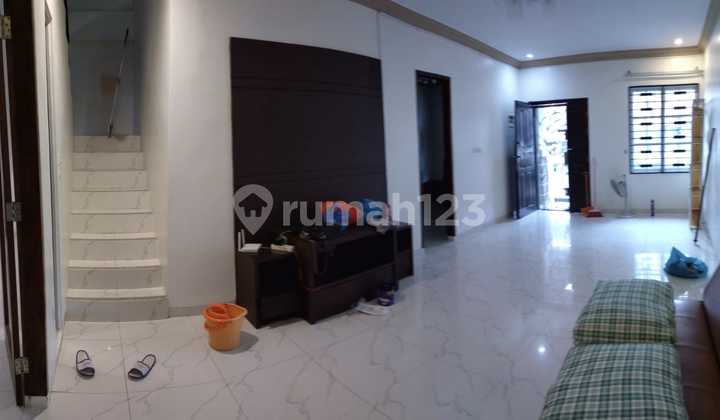 2.5-Story House Ready to Occupy in the Heart of Batam City 2