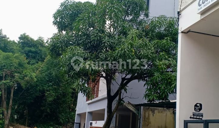 Old House Land Count Suitable for Building Boarding House Near UNPAD/ITB Old House Land Count Suitable for Building Boarding House Near UNPAD/ITB