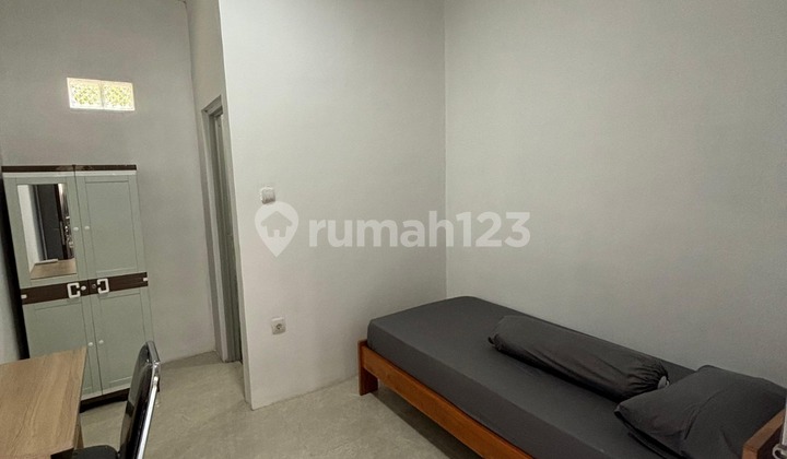 Kost 8 Rooms Fully Furnished 200 Meters to H Uad Gate 2