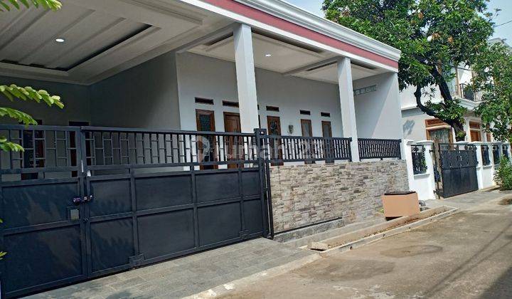 Rumah baru kokoh Strategis  di perumahan Jatiwarna Bekasi  2