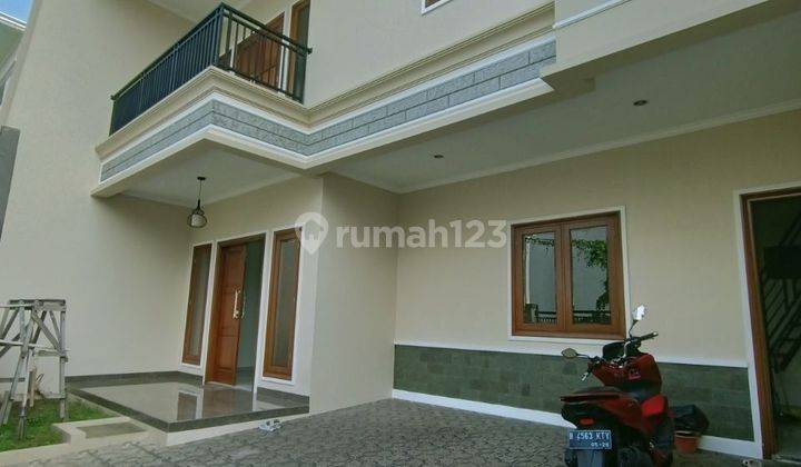 Rumah 2,5 Lantai Di Duren Sawit Kokoh Megah Jakarta Timur  2