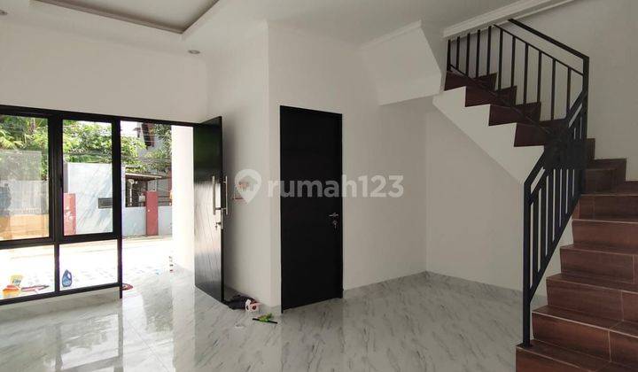 RUMAH 2 LANTAI SIAP HUNI CIPAYUNG JAKARTA TIMUR 2