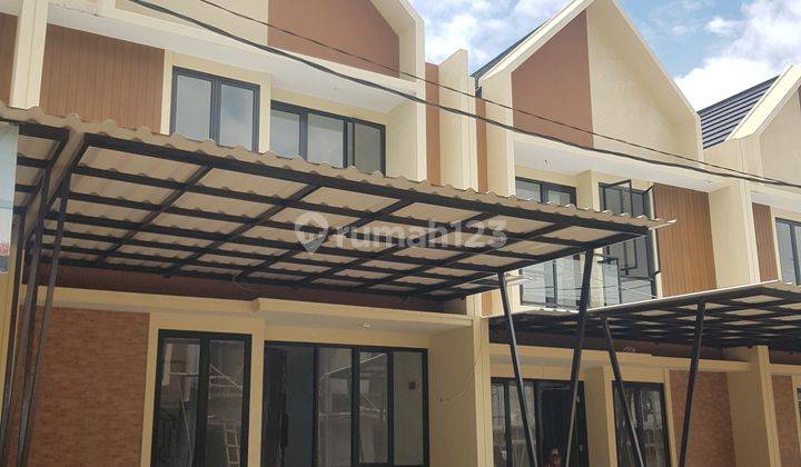 RUMAH READY STOK DIBEKASI DEKAT KOLAM RENANG TANPA DP 0%  2