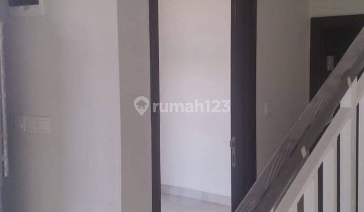 Rumah 2 Lantai Bagus Semi Furnished SHM di Jakarta Garden City Cluster North Mississippi, Jakarta Timur 2