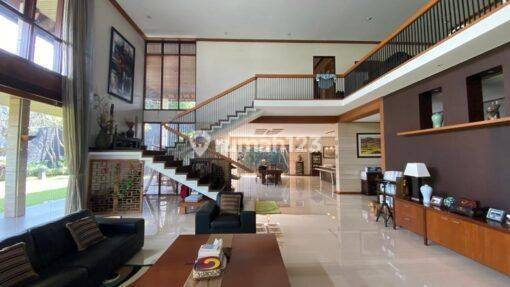 Rumah Luxury Mewah, Modern di Setraduta Arsitek By Suwito 1