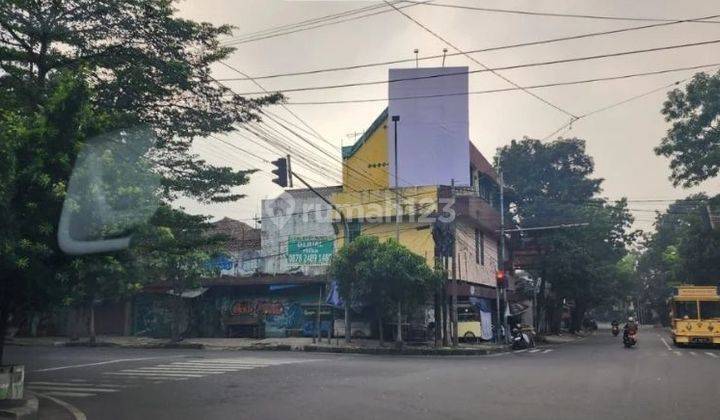 Ruang Usaha sangat strategis di mainroad Pungkur - Lengkong Besar. Bandung 2