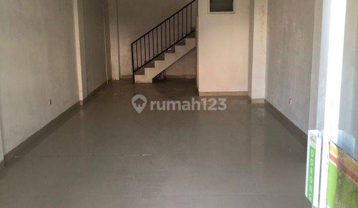 2 Floor Shophouse for Rent in Strategic Location 1