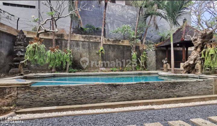 Villa 3 Kamar Full Furnished Disewakan Lokasi Strategis Halaman Luas 1