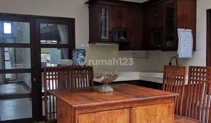 Villa 3 Kamar Full Furnished Disewakan Lokasi Strategis Halaman Luas 2