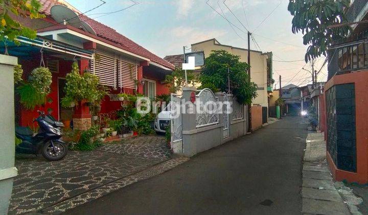 RUMAH ASRI TERAWAT DI KEBAGUSAN 1