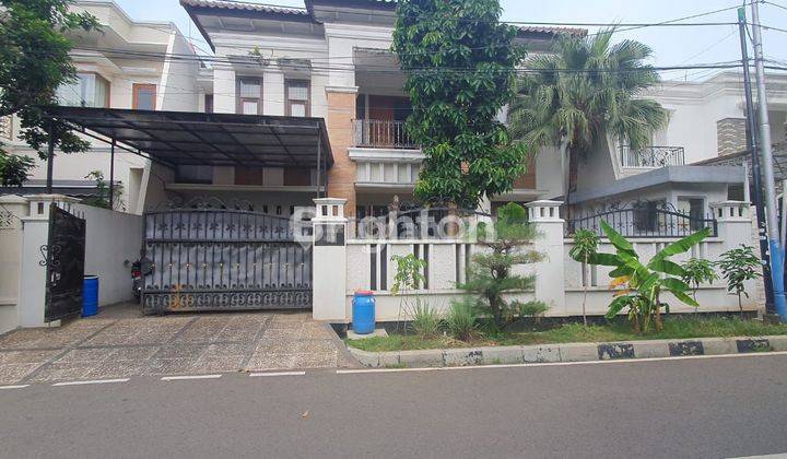 RUMAH MEWAH NYAMAN LOKASI ELIT DI CEMPAKA PUTIH 1