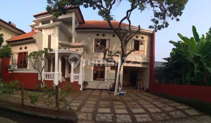 RUMAH CANTIK STATEGIS DI RAGUNAN SELANGKAH KE HALTE TRANS JAKARTA DAN PINTU TOLL