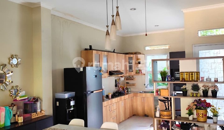 512. Dijual Rumah Cantik Siap Huni Bebas Banjir di Perumahan Metland Menteng Cluster Teresta, Cakung, Jakarta Timur