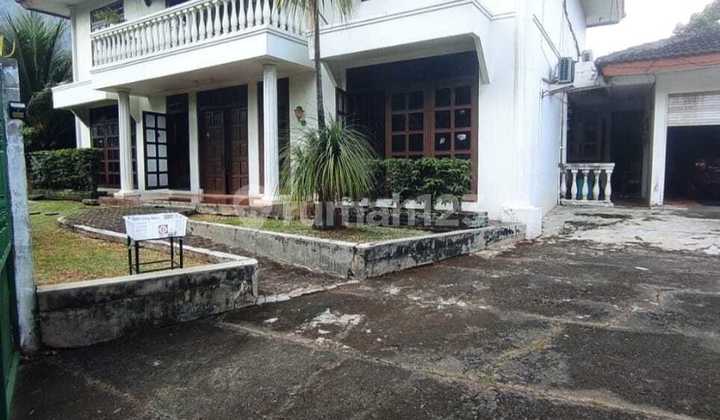 305. For Sale: 2-Story House, Land Area 900m² with SHM, Ready to Occupy in Ulujami, South Jakarta 2