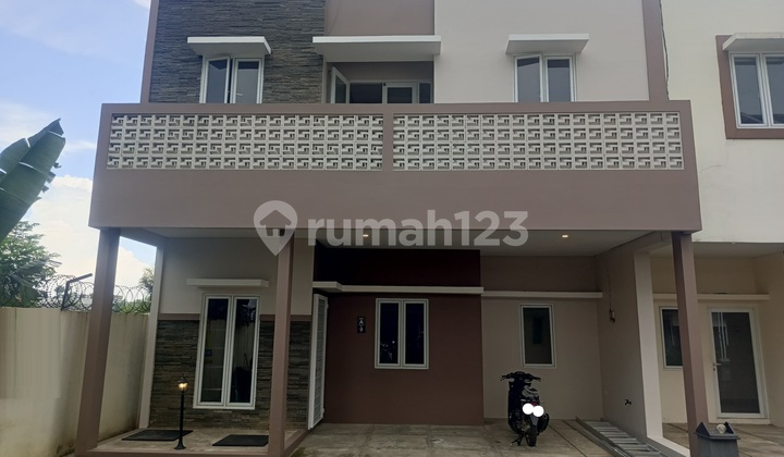 534. Disewakan Rumah di Sekitar Bintaro - BSD Lengkong Gudang Timur . Serpong Kota Tangerang Selatan Dekat Aeon BSD 1