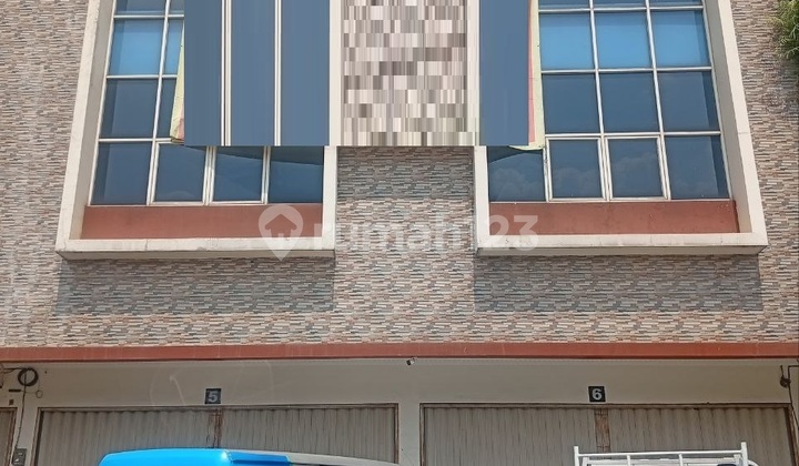 569. For Rent, 3-Story Row Shophouse on Jl Raya Hankam, Jatirahayu, Pondok Melati, Bekasi - Strategic Roadside Location 1