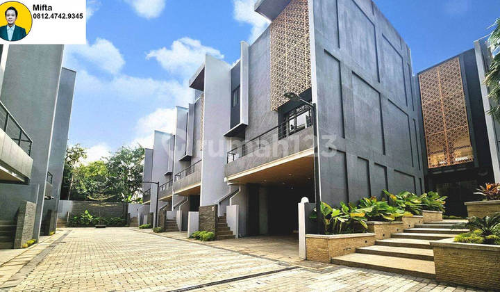 P24. Dijual Rumah Luxe Court Permata Hijau Toyota Housing Elegance Simplicity Jaksel