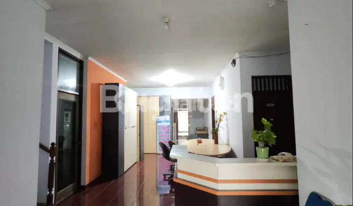 396. Large Office Building for Sale in Pasar Minggu, South Jakarta, Ready to Use, Well-Maintained Condition, Ample Parking, Strategic Location & Flood-Free. 2