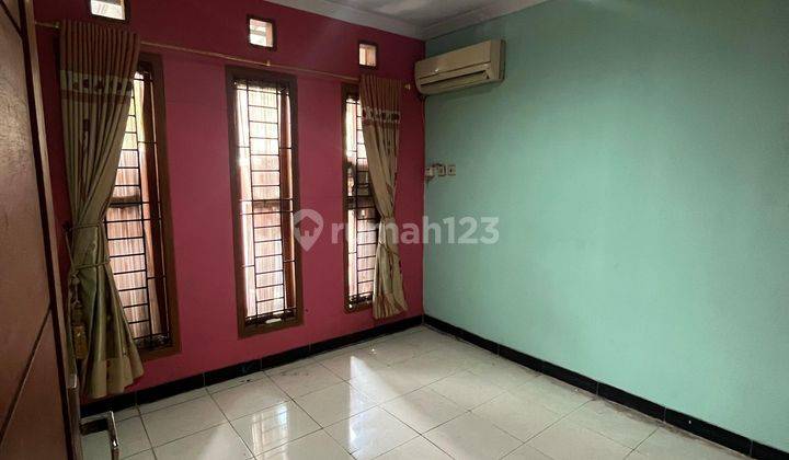 184.  Sewa Rumah Siap Huni 3 Kamar di Taman Harapan Baru Bekasi – Lingkungan Nyaman & Harga Terjangkau 2