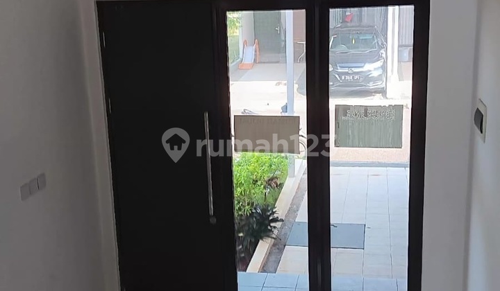 405. Cheap Sale of 2-Story House in Shinano JGC Cluster, East Jakarta - Strategic Location, Semi-Furnished, Ready to Occupy 2