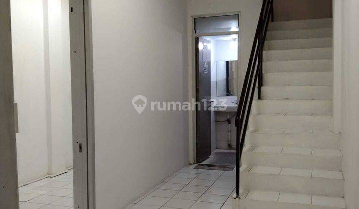 313. Disewakan Ruko 3 Lantai Strategis di Jl. Raya Kebayoran Lama Jakarta Selatan – Pinggir Jalan Ramai strategis Cocok Usaha 2