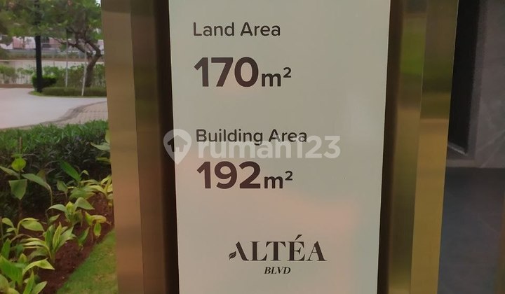 P156. Dijual Rumah 3 Lantai Altea Boulevard Cibubur Sinarmas Land - Dekat Tol Jatikarya & LRT Harga 1,7 M-An