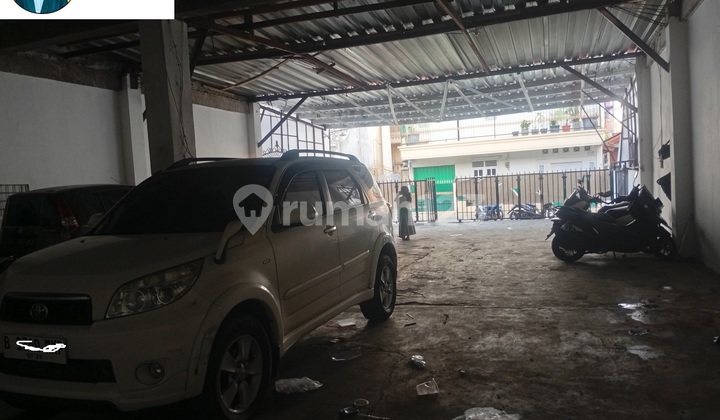 319. Warehouse for Sale, Ready to Use in Bintaro 3, Jl. Haji Najih II, Pondok Aren, Tangsel – Land Area 220m², Carport for 8 Cars 319. Warehouse for Sale, Ready to Use in Bintaro 3, Jl. Haji Najih II, Pondok Aren, Tangsel – Land Area 220m², Carport for 8 Cars