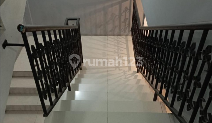 522. Dijual Cepat Ruko Auri Tanah Abang Jakarta Pusat - Dekat Pusat Tekstil & Stasiun 522. Dijual Cepat Ruko Auri Tanah Abang Jakarta Pusat - Dekat Pusat Tekstil & Stasiun
