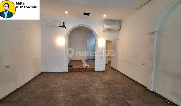 306. Sewa Rumah Mewah 3,5 Lantai di Gandaria Kebayoran Baru Jakarta Selatan – Cocok untuk Kantor atau Hunian Lokasi Strategis & Luas 2