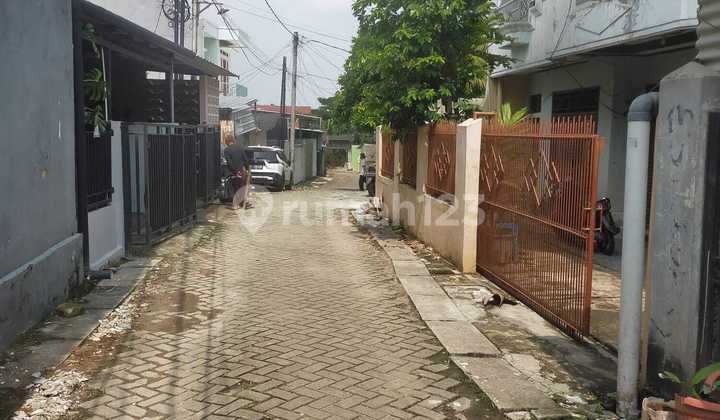 171. Dijual Rumah 2 Lantai dengan Kontrakan 5 Pintu di Pondok Kacang Pondok Aren, Tangerang Selatan