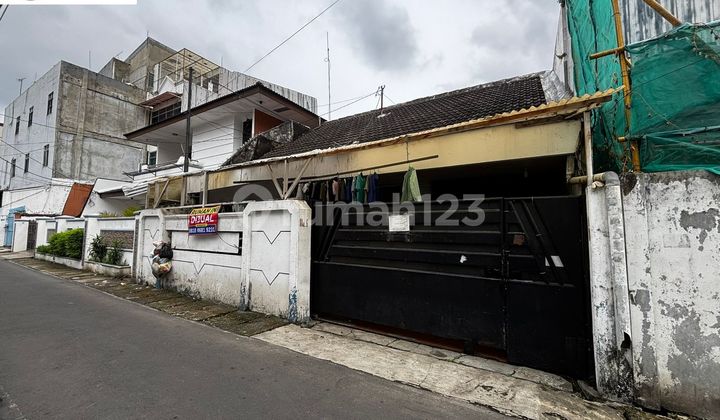 561. Cheap Boarding House for Sale in Central Jakarta Cideng Below NJOP Fully Occupied Car Row. 2