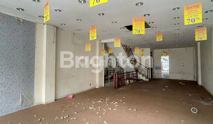 210.  Disewakan Ruko 3 Lantai Strategis di Pasar Mayestik – Eks Toko Kain, Cocok untuk Bisnis 1