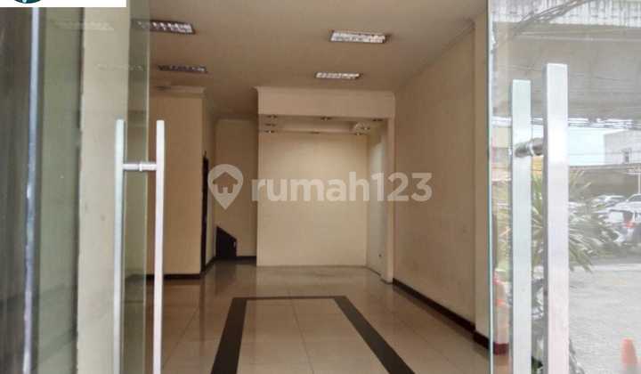 220. Disewakan Ruko Strategis 3 Lantai Pinggir Jalan Raya Ciledug, Cipulir Jaksel – Bebas Banjir! 2