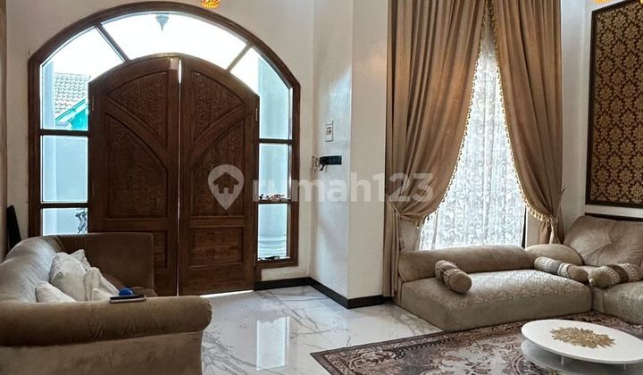 330. Dijual Rumah 2,5 Lantai + 4 Kios Hoek di Telaga  Asih Cikarang Barat Kab Bekasi – Pasif Income 50 Juta/Tahun 2